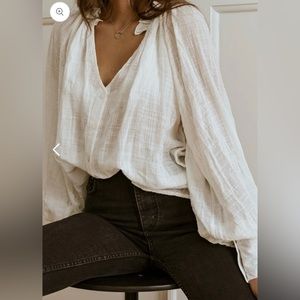 Luciee Daphne blouse in Ecru size M/L brand new with tags